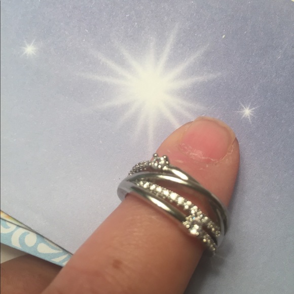 Sterling Silver .924 Multi-Band Rhinestone 1-piece Ring Size 7 - Picture 3 of 4